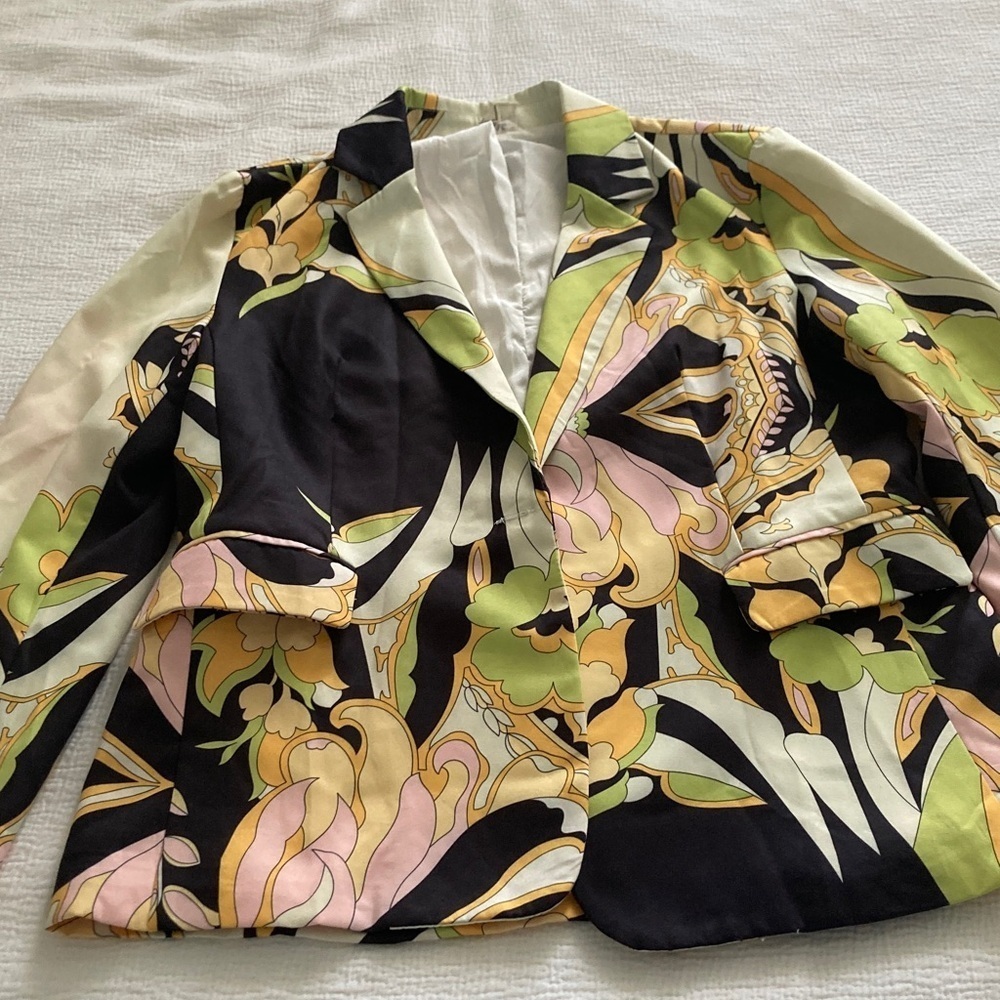 Floral Patterned Blazer